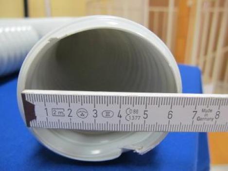 Überschlauch Ø 63,5 mm (2,5"), flexibel und robust – ideal für leistungsstarke Absaug- und Versorgungssysteme.